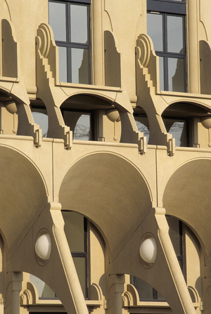 Accommodation Les Arenes de Picasso a Noisy Le Grand, Marne la Vallee (Seine et Marne). Architect Manolo Nunez Yanowsky, 1985. Photography 1985.