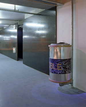 Car hotel in Paris, 2 rue de Chapon, Paris 3. Architecture by Jean de Giacinto and Alain Loisier, 1994. Photography 1994