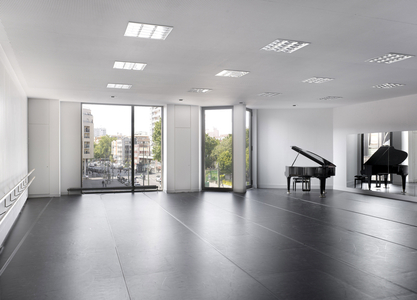 The Conservatoire de danse, de musique et d'art dramatique, 55-61 rue Marthe, Clichy la Garenne (Hauts de Seine). Architect Bernard Desmoulin, 2009. Photography 10/09/09.