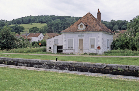 Le Canal de Bourgogne, France. Photography 2003