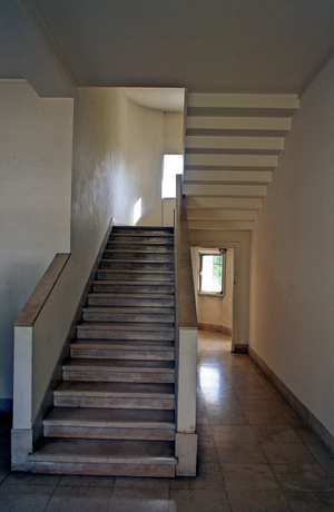 Villa Poiret in Mezy sur Seine (Les Yvelines). Construction 1924, architect Rob Stevens Mallet (1886-1945). Built for designer Paul Poiret.Photography 2000.