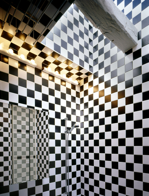Bathroom of a Parisian apartment. Realisation 2000, design Sylvie Chirat.