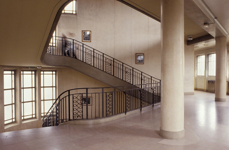 Lycee Lafontaine has Paris 16th arrondissement.
