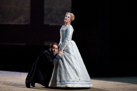Stefano Secco (Don Carlo) and Sondra Radvanovsky (Elisabetta di Valois). Don Carlo, opera by Giuseppe Verdi at the Opera Bastille, Paris, February 2010. Orchestre et choreurs de l'Opera de Paris directed by Carlo Rizzi and directed by Graham Vick. Photography