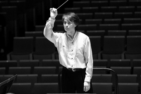 The Lyon National Orchestra conducts by Jun Markl at Salle Pleyel. Photography 2008 (13/05/08).