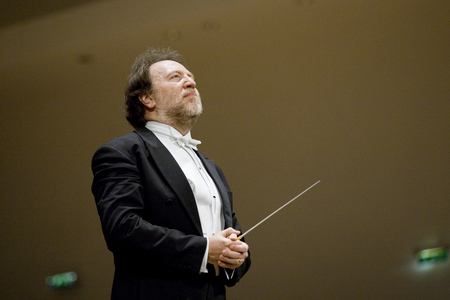 Gewandhausorchester Leipzig directed by Riccardo Chailly. Salle Pleyel, Paris. Photography 2009 (12/02/09).