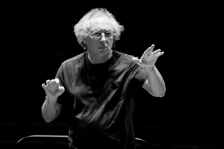 Orchestre des Champs Elysees conducts by Philippe Herreweghe. Salle Pleyel, Paris. Photography March 2009.