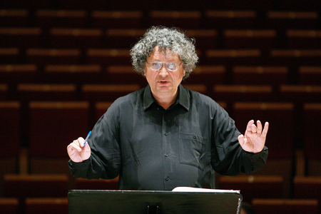 Rene Jacobs directs the Freiburger Barockorchester at the Salle Pleyel.