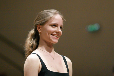 The Lyon National Orchestra conducts by Jun Markl at Salle Pleyel. Julia Fisher on the violin. Photography 2008 (13/05/08).