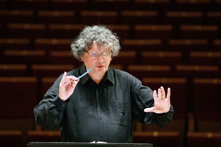 Rene Jacobs directs the Freiburger Barockorchester at the Salle Pleyel.
