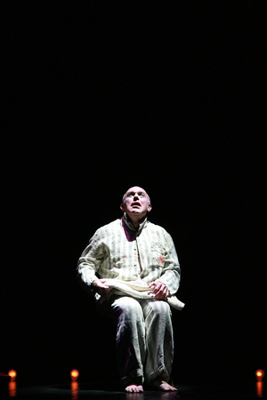Ode to Napoleon Bonaparte, Opera by Arnold Schonberg and Opera Garnier, April 2008. Recitant: Dale Duesing; violins: Frederic Laroque and Vanessa Jean; Viola: Laurent Verney; Cello: Martine Bailly and Christine Lagniel on piano. Photography