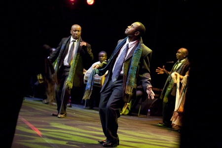 Ensemble de danse masculine Chigoma et de chants Milelezi à la Cité de la Musique. Photography on 25/04/10