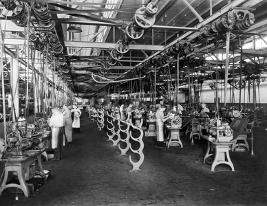 Cleveland, Ohio: c. 1932
A view of the workers in the screw machine department of the Addressograph-Multigraph Corporation.