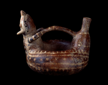 Art precolombien, civilisation Vicus : recipient circulaire en ceramique decore d'un animal provenant du site de Vicus au Perou. 200-500 apres JC. Collection of The Museum of Contemporary Art, Jacksonville, Floride