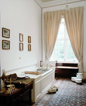 The Lothian Row Bathroom, Blickling Hall, Norfolk (photo)