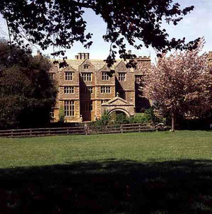 Exterior of Chastleton House, Oxfordshire (photo)