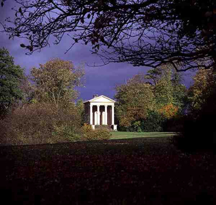 The Ionic Temple from along the terrace (photo)