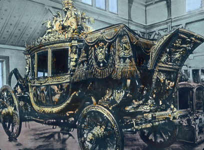 France, Europe, travel, 1910s, 1920s, 20th century, Musee des Carrosses, Carriage museum at Versailles, archive, Carl Simon, history, historical, exquisit collection : coach, carriage, museum, exhibition, noble, royal, transport, landmark, hand coloured glass slide