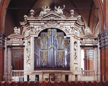 The organ of Baldassare Malamini in the Basilica of San Petronio in Bologna. 1596.