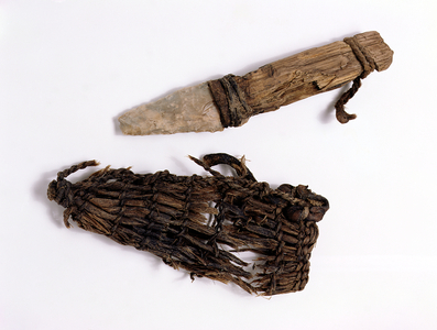 Dagger and scabbard found with the Oetzi Iceman (bast, leather, ash wood and flint)
