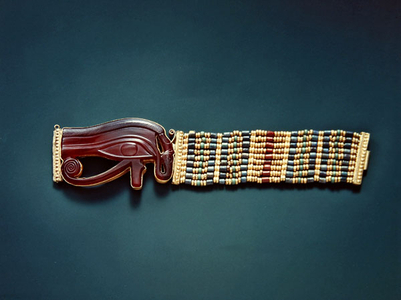 Flexible bead bracelet, from the Tomb of Tutankhamun, New Kingdom (gold and carnelian with gold, faience & glass beads) (see also 391011-12)