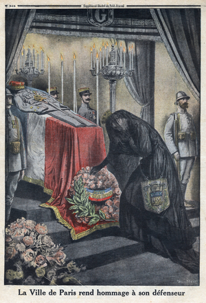 First World War 1914-1918. Tribute of the city of Paris to General Joseph Simon Gallieni who defended the city. In , on 18/06/1916.