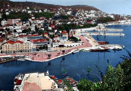 The entrance of the port and Mont Boron, Nice, France, 1950 (photo)