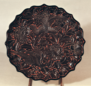 Plate with floral motifs and two birds, Yuan Dynasty (1271-1368) (lacquered wood)