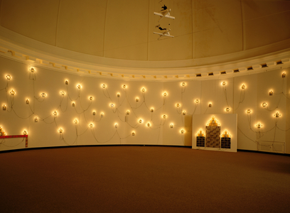 Monuments: The Children of Dijon, 1986 (142 black & white & colour photos, 270 lamps, cable) (see also 180843, 180849)