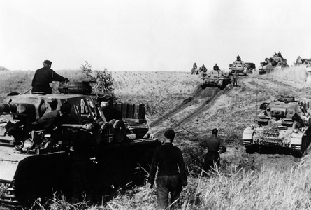 German armored unit on the Eastern Front, 1941 (b/w photo)
