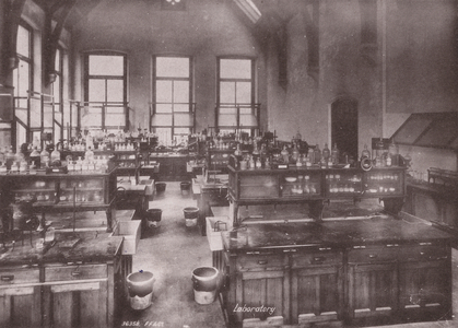 Owen's College, Manchester: Laboratory (b/w photo)