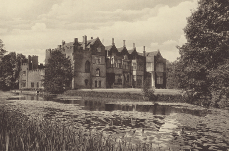 Broughton Castle (b/w photo)