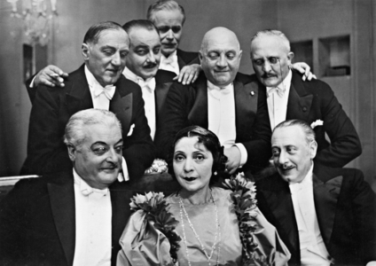 Fritzi Massary in 'A woman who knows what she wants', 1932 (b/w photo)