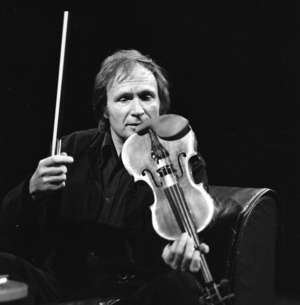 Ivry Gitlis and his violin (b/w photo)