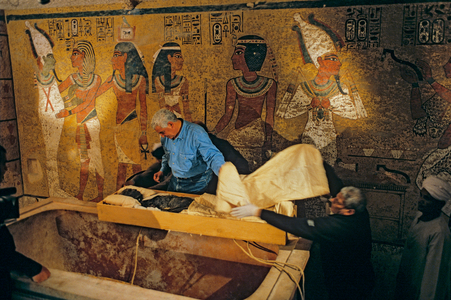 Dr. Zahi Hawass and all Egyptian research team remove mummy of King Tut from his tomb…, 2005 (photo)