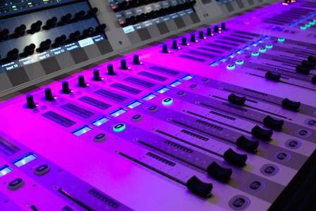 Sound mixing desk