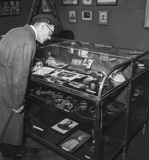 Exhibition "Paris and the police" at Galliera museum in Paris for the anniversary (150) of the police prefecture, June 29, 1950 (b/w photo)