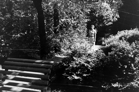 Hotel guests relaxing in the garden of Hotel Wehrle in Triberg in the Black Forest, Germany 1930s (b/w photo)