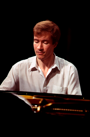 Nikolaï Lugansky - Russian pianist born in 1972 - Reharsing at the Théatre des Champs Elysées withe l'Orchestre National de France - Paris 2003