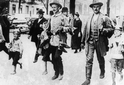 Reservists during mobilization, 1914 (b/w photo)
