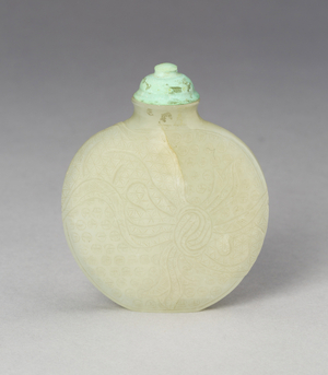 Snuff bottle with tied ribbons, late 18th century (jade with carved decoration)