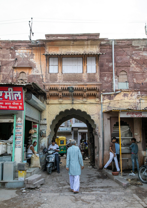 Indian pedestrians in the street, Rajasthan, Jodhpur, India, 2019 (photo)