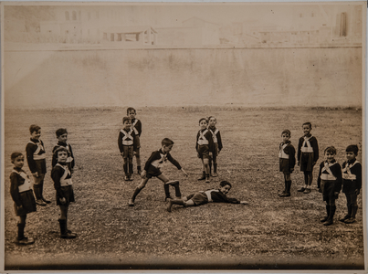 Gymnastic exercises of young Balilla, Italy, 1928-39 (photo)