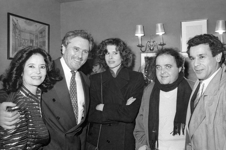 French Actors Marie-Jose Nat, Victor Lanoux, Fanny Ardant, Jacques Villeret and Francis Perrin at the Premiere of the play "Le Tourniquet", Paris, October 1986 (photo)
