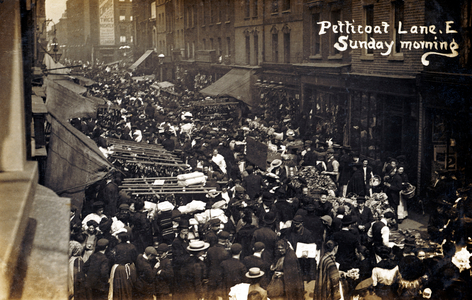 Petticoat Lane market, Wentworth Street, London early 1900s