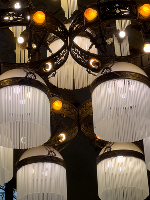 chandelier, billiard room, Pere Mata Institute, Reus, 1897-1912 (photo)