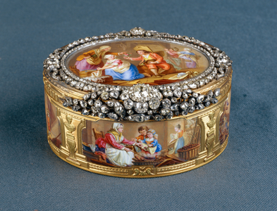 Mathieu III Coiny Snuffbo, 18th century (champleve)