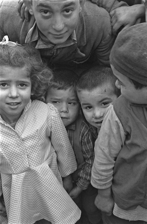 Children in Venosa, Basilicata, Italy, 1956 (b/w photo)