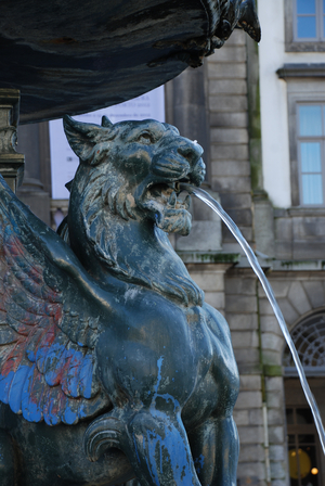 Lion Fountain, Porto, Portugal (photo)