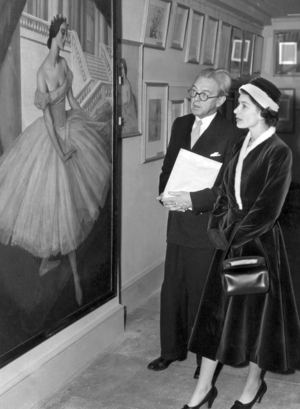 Queen Elizabeth II at Pavlova exhibition in 1956
